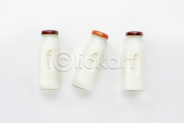 사람없음 JPG 포토 해외이미지 우유 우유병 유리병 유제품 음식 해외202004 흰색