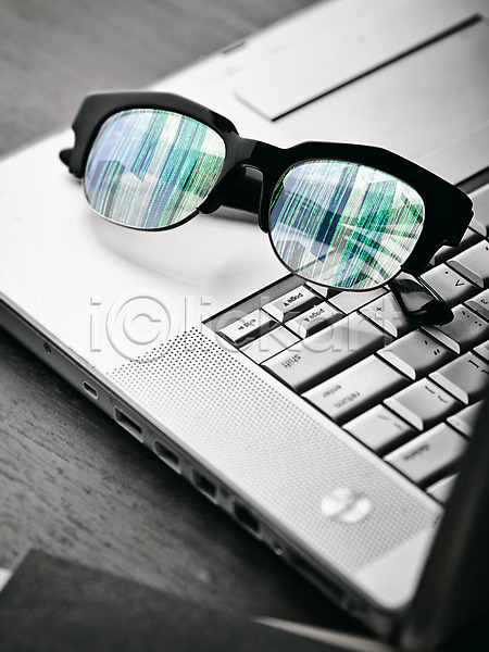 과거 사람없음 3D JPG 디지털합성 편집이미지 꿈 노트북 디지털아트 반사 선글라스 안경