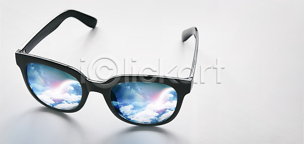 과거 사람없음 3D JPG 디지털합성 편집이미지 구름(자연) 꿈 디지털아트 반사 선글라스 안경 우주 하늘