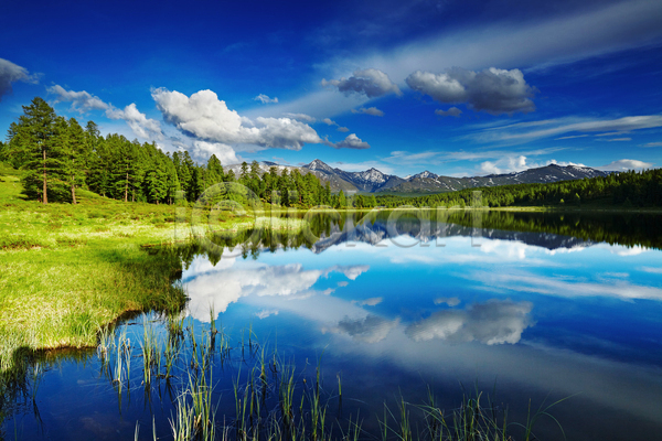 침묵 사람없음 JPG 포토 해외이미지 거울 구름(자연) 나무 러시아 물 반사 산 산악지대 생태학 숲 시베리아 야외 여름(계절) 여행 일몰 자연 저녁 정확 초록색 파노라마 파란색 풍경(경치) 하늘 해외202004 호수 환경