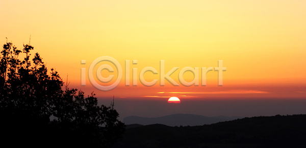 미래 신비 이동 희망 사람없음 JPG 포토 해외이미지 구름 드넓은 물 바다 빛 산 수면 안개 야외 여름 외관 우크라이나 일몰 자연 큼 파도 풍경 해외202004 해외포토 환경