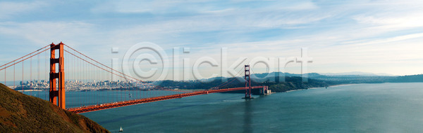 사람없음 JPG 포토 해외이미지 갑판 건축양식 교통시설 구름 기둥 대문 벽돌 보트 빨간색 샌프란시스코 아치 외관 자동 자동차 저녁 정문 캘리포니아 큼 탑 통신 파노라마 파란색 포트 항구 해외202004 해외포토 황금