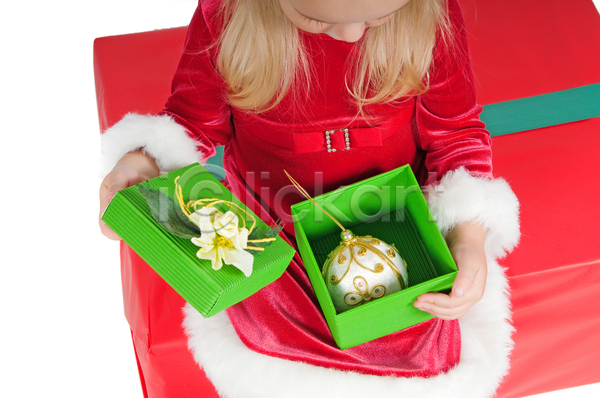 축하 행복 사람 아기 어린이 여자 한명 JPG 포토 해외이미지 12월 걸음마 계절 고립 놀람 드레스 빨간색 산타클로스 상자 선물 앉기 작음 크리스마스 해외202004 휴가