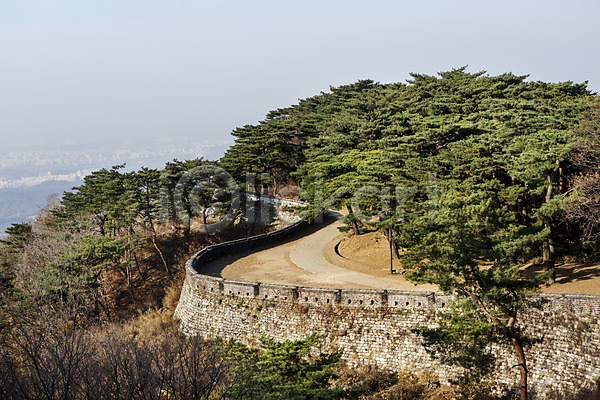 사람없음 JPG 포토 가을(계절) 계절 나무 남한산성 산 성곽길 성벽 식물 야외 주간 풍경(경치) 하늘 한국
