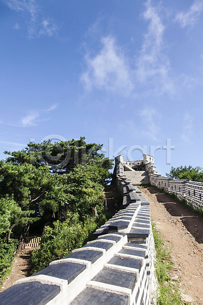사람없음 JPG 포토 구름(자연) 나무 남한산성 성곽길 성벽 식물 야외 주간 풍경(경치) 하늘 한국