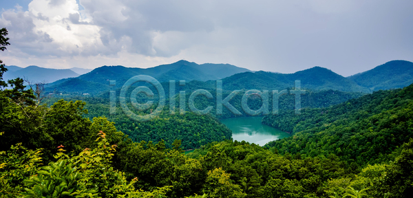 침묵 평화 사람없음 JPG 포토 해외이미지 가을 강 공원 구름 나무 멀리 물 반사 북쪽 빛 뿌연 산 새벽 속도 숲 아침 안개 야외 연기 일몰 일출 자연 전국 큼 풍경 하늘 해외202004 해외포토 햇빛 호수 황금 황무지 황혼