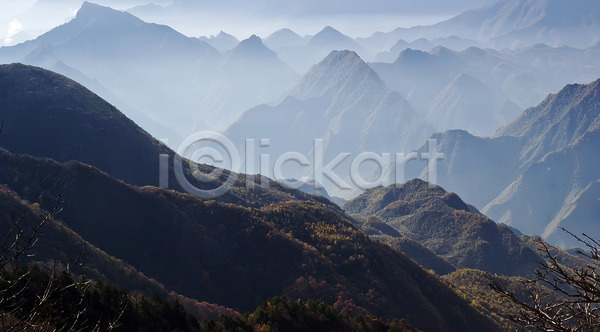 사람없음 JPG 포토 해외이미지 구름(자연) 나무 산 소나무 숲 자연 중국 풍경(경치) 해외202004