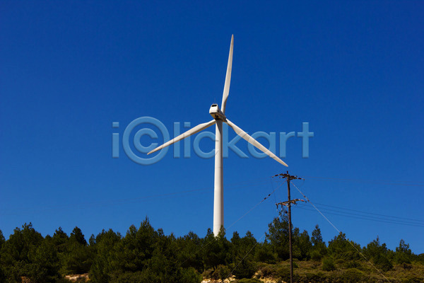 사람없음 JPG 포토 해외이미지 바람 산업 선 에너지 재활용 파란색 풍경(경치) 풍차 하늘 해외202004 환경 힘