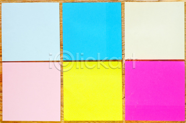 사람없음 JPG 포토 하이앵글 해외이미지 나무탁자 백그라운드 색종이 카피스페이스 포스트잇 해외202004