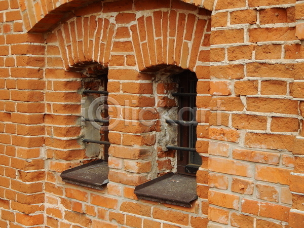 사람없음 JPG 포토 해외이미지 건물 건축양식 날씨 도시 묘사 바위 백그라운드 벽 벽돌 복고 빨간색 성 수확 스타일 역사 옛날 오렌지 중세 창문 패턴 해외202004