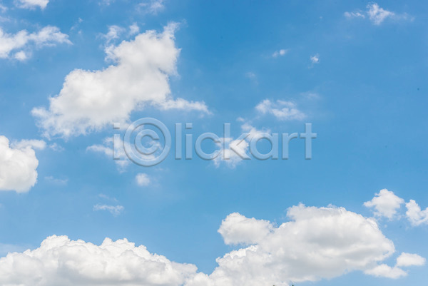 분위기 순수 평화 사람없음 JPG 포토 해외이미지 구름(자연) 날씨 백그라운드 빛 산소 야외 여름(계절) 오존 자연 종교 천국 파란색 하늘 해외202004 햇빛 흰색