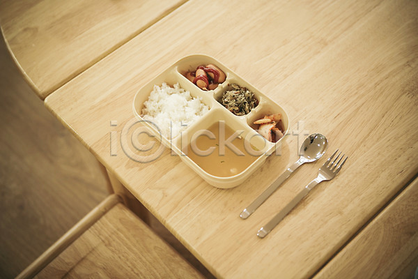 사람없음 JPG 포토 급식 숟가락 식판 실내 유치원 음식 탁자 포크