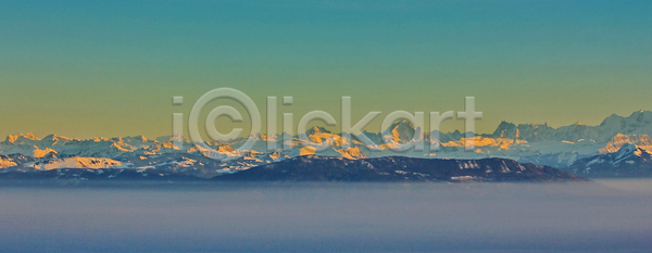 추위 사람없음 JPG 포토 해외이미지 가문비나무 겨울 경사 계절 나무 내추럴 눈내림 덮개 로키산맥 백그라운드 산 산등성이 숲 스키 알프스 언덕 얼음 자연 전나무 절정 정상 캐나다 파란색 풍경 하늘 해외202004 해외포토 호수