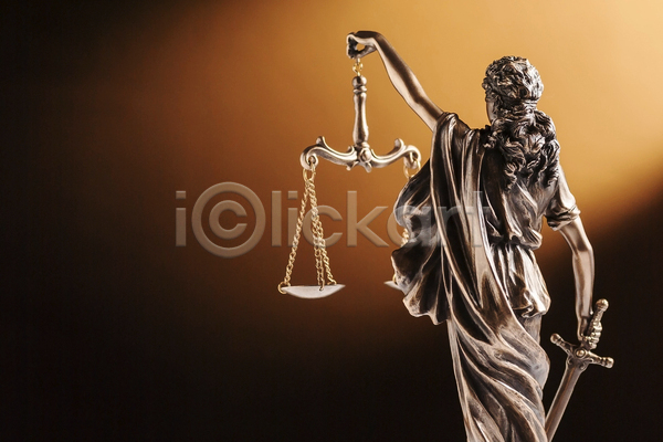 법 사람없음 JPG 포토 해외이미지 동상 들기 오브젝트 의사봉 재판 정의의여신상 조각상 천칭저울 칼 해외202004