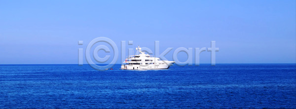 자유 침묵 휴식 사람없음 JPG 포토 해외이미지 강 검은색 교통시설 돛대 디자인 레가타 물 미술 바다 바람 백그라운드 스포츠 야외 여름 여행 옛날 요트 유럽 자연 장면 지중해 추적 크루즈 하늘 함선 항해 해외202004 해외포토 호수 휴가 흰색