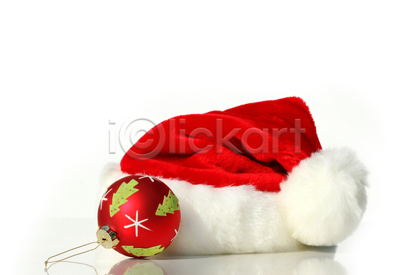축하 특별함 사람없음 JPG 포토 해외이미지 12월 계절 고립 공 기회 백그라운드 빨간색 산타클로스 선물 양모 옷 전통 캡모자 컨셉 크리스마스 클라우스 해외202004 휴가 흰색