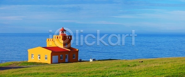 고독 위험 침묵 활발 사람없음 JPG 포토 해외이미지 가로 가을 건축양식 경고 구름 등대 땅 램프 멀리 물 바다 바위 북쪽 빛 빨간색 섬 싱글 아이슬란드 야외 여름 여행 오렌지 오브젝트 오솔길 자연 장면 장비 조류 초록색 파란색 풍경 하늘 해외202004 해외포토