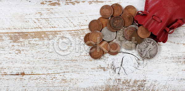자유 투자 사람없음 JPG 포토 해외이미지 가방 가치 금속 금융 돈 동전 목재 미국 백그라운드 비즈니스 수집 수확 시골 역사 은색 취미 카피스페이스 해외202004 해외포토 황금