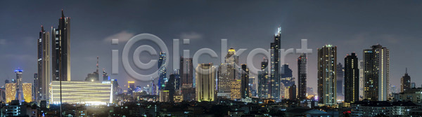 사람없음 JPG 포토 해외이미지 건물 건축양식 고층빌딩 도시 도시풍경 도심 로스앤젤레스 마이애미 방콕 비즈니스 사무실 스카이라인 아시아 야간 중국 탑 파노라마 파란색 풍경 하늘 해외202004 해외포토 홍콩