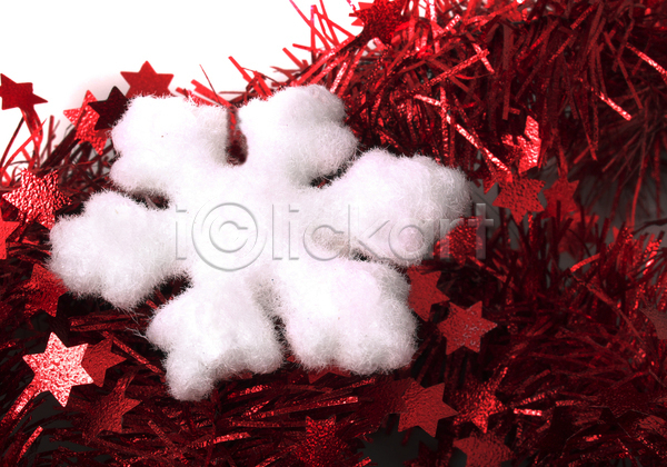활발 사람없음 JPG 포토 해외이미지 그룹 눈송이 디자인 리본 백그라운드 빨간색 선물 오브젝트 장식 컬러풀 크리스마스 해외202004 흰색