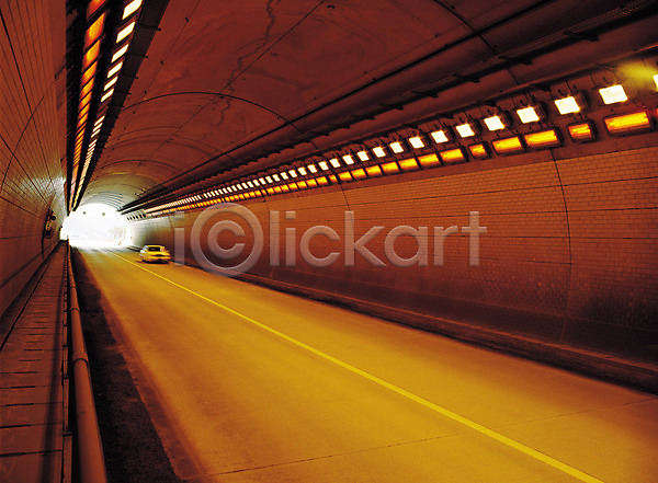 사람없음 JPG 포토 건축 공공시설 교통 교통수단 교통시설 길 도로 빛 시설물 원근감 육상교통 자동차 자연 조명 주간 차(자동차) 차도 차선(도로) 터널 통과 통로 풍경(경치) 한대 현대건축