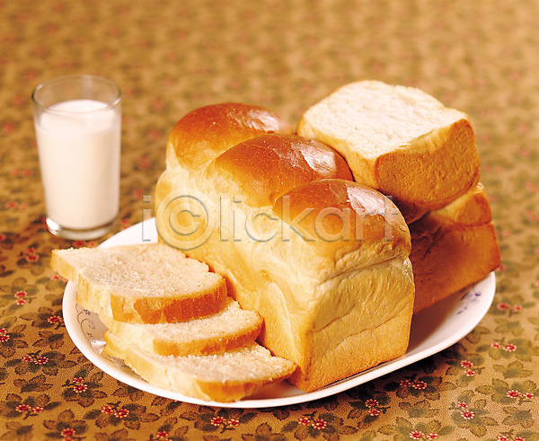 사람없음 JPG 아웃포커스 포토 디저트 빵 빵집 식빵 우유 우유잔 음식 잔 접시 제과 제빵 컵 한잔