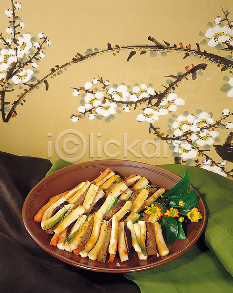 사람없음 JPG 포토 꼬치 꽃 꽃무늬 당근 매화 산적 안주 요리 육류 음식 장식 전통무늬 전통문양 전통음식 접시 채소 한국문화 한국전통 한식