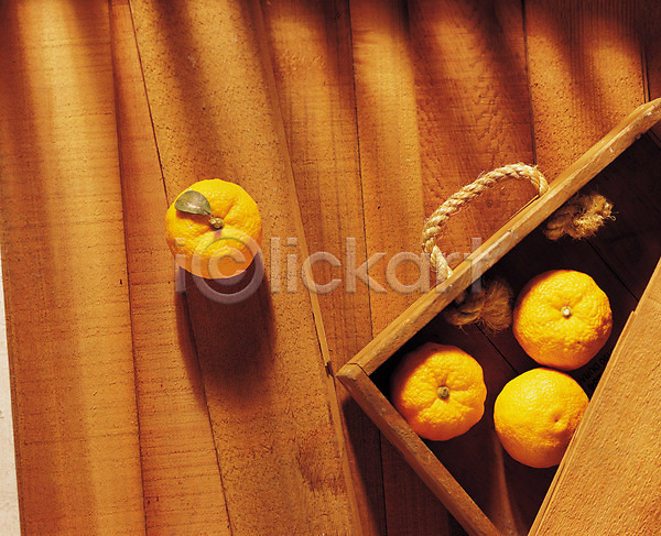 사람없음 JPG 포토 과일 그림자 나무상자 농작물 마루(인테리어) 빛 상자 식물 실내 오렌지 오브젝트 웰빙 인테리어 장식