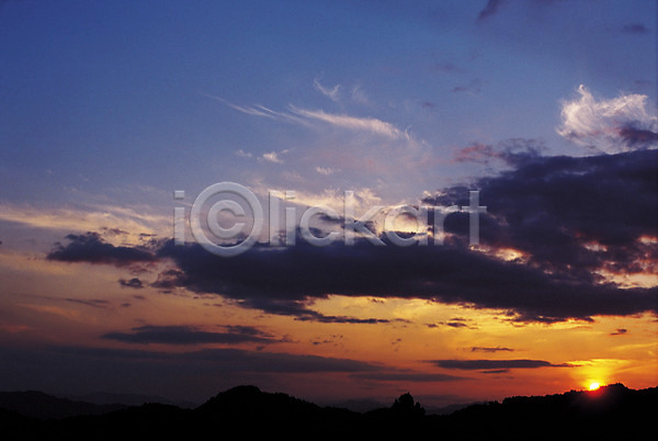 사람없음 JPG 포토 구름(자연) 노을 산 야외 어둠 일몰 일출 자연 자연현상 저녁 태양 풍경(경치) 하늘 해