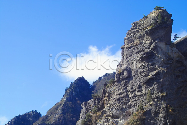 사람없음 JPG 포토 구름(자연) 돌(바위) 돌산 바위(돌) 바위산 백그라운드 산 섬 야외 울릉도 자연 절벽 주간 풍경(경치) 하늘