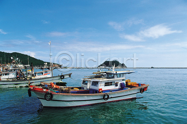 사람없음 JPG 포토 고깃배 교통 바다 배(교통) 산업 섬 수상교통 야외 어선 어업 자연 주간 풍경(경치) 하늘