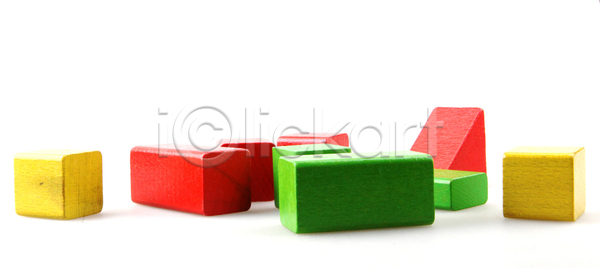 기쁨 사람없음 아기 어린이 JPG 포토 해외이미지 게임 고립 교육 그룹 노란색 놀이 놀이터 모양 목재 백그라운드 벽돌 블록 빨간색 쌓기 오브젝트 장난감 초록색 컨셉 컬러풀 큐브 해외202004 해외포토 흰색