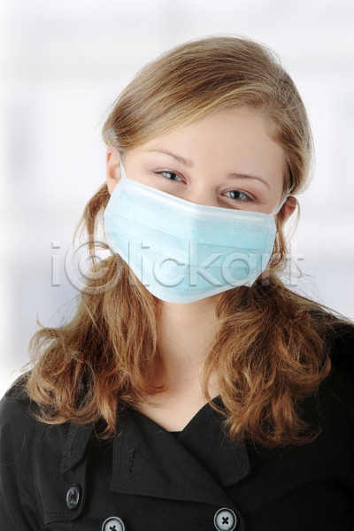 고통 위험 백인 사람 성인 여자 한명 JPG 포토 해외이미지 감염 건강 바이러스 안전 약 얼굴 예방 위생관리 인플루엔자 전염 전염병 질병 코로나바이러스 코로나바이러스감염증19 파란색 해외202004