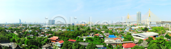 사람 사람없음 JPG 포토 해외이미지 가로 강 강가 거리 건물 고층빌딩 교외 도시 도시풍경 도심 동쪽 문제 문화 방콕 스카이라인 아시아 아파트 안테나 야외 외관 장면 전통 주택 지역 큼 타운 태국 파노라마 하늘 해외202004 해외포토