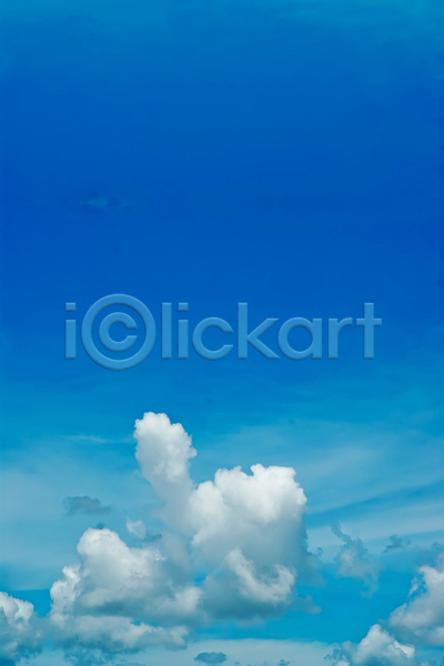 사람없음 JPG 포토 해외이미지 구름(자연) 내추럴 백그라운드 파란색 풍경(경치) 하늘 해외202004 환경 흰색