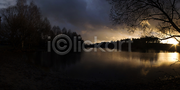 떨어짐 매끈함 순수 신선 흐름 사람없음 JPG 포토 해외이미지 갈증 거품 건강 깊이 모션 목욕 물 물결 물방울 백그라운드 빗방울 빛 빨래 수족관 수중 스파 액체 원형 음료 자연 젖음 추상 투명 파도 파란색 해외202004 해외포토 흰색