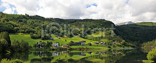 침묵 사람없음 JPG 포토 해외이미지 거울 건물 구름 나무 내추럴 노란색 노르웨이 농장 도시 물 반사 백그라운드 벽지 빛 산 수평선 숲 스칸디나비아 시골 야외 언덕 여름 여행 유럽 자연 장면 주택 초록색 컬러풀 파노라마 파란색 풍경 하늘 해외202004 해외포토 호수 휴가