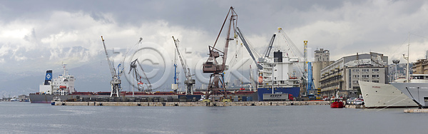 사람없음 JPG 포토 해외이미지 기중기 도시 물 바다 보트 산업 여행 요트 크로아티아 큼 타운 파노라마 포트 함선 항구 해변 해외202004 해외포토