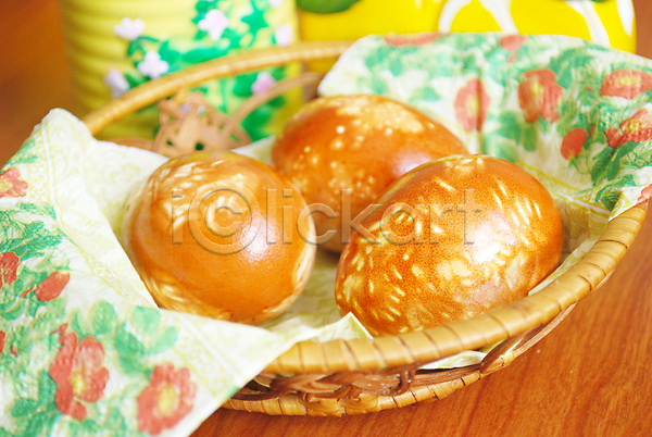 신선 축하 사람없음 JPG 포토 해외이미지 갈색 계란 계절 봄 부활절 장식 전통 점 페인트 해외202004 휴가