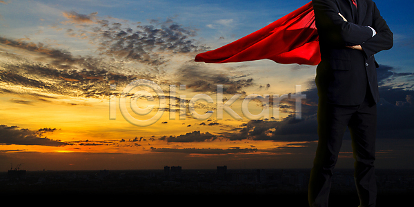 결심 도움 변화 새로움 성공 자신감 남자 사람 사람없음 성인 JPG 포토 해외이미지 경영자 대표 도시 도시풍경 리더 망토 비즈니스 비즈니스맨 새벽 슈퍼히어로 영웅 예수 용기 일몰 정장 직업 컨셉 포즈 하늘 해외202004 해외포토 힘 힘찬