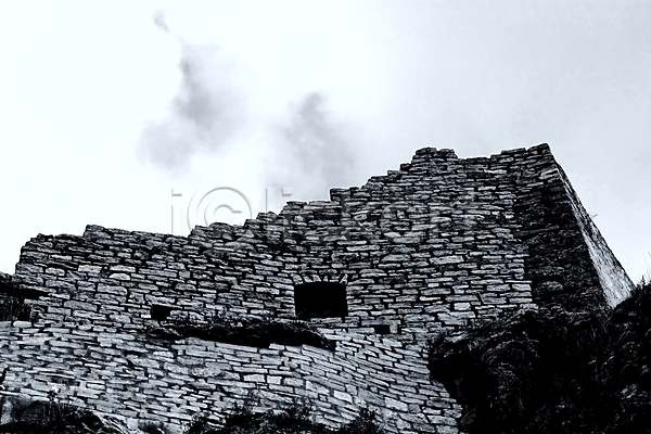 사람없음 중년 JPG 포토 해외이미지 건물 건축양식 귀족 도개교 독일 바위 벽 산 성 싸움 옛날 주택 중세 중세기사 큼 파멸 해외202004