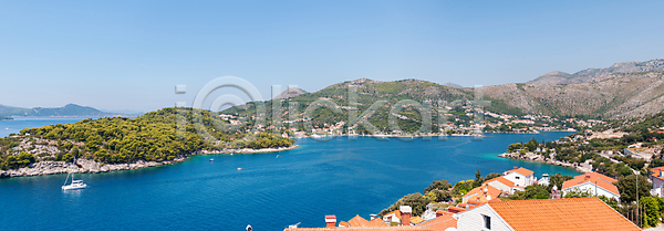 사람없음 JPG 포토 해외이미지 만 물 바다 산 언덕 여름 요트 크로아티아 터키석 파노라마 해외202004 해외포토 휴가