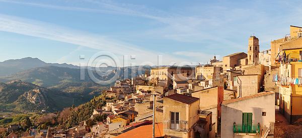 사람없음 JPG 포토 해외이미지 건물 건축양식 마을 바로크 시골 언덕 이탈리아 주민 주택 지붕 지역 타운 해외202004 해외포토