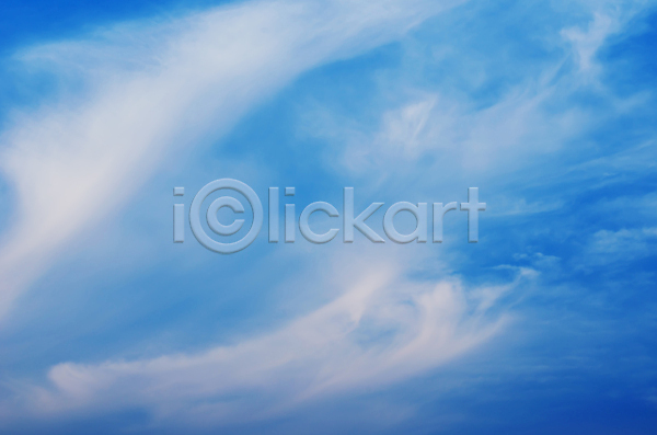 분위기 사람없음 JPG 포토 해외이미지 구름(자연) 날씨 내추럴 디자인 맑음 백그라운드 벽지 봄 빛 솜털 야외 여름(계절) 자연 천국 추상 파란색 패턴 풍경(경치) 하늘 해외202004 햇빛 환경 흰색