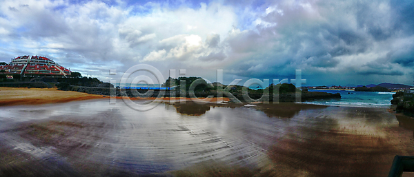 사람없음 JPG 포토 해외이미지 가장자리 구름 나무 내추럴 물 바다 바위 산 수평선 스페인 여름 여행 자연 파도 파란색 풍경 하늘 해외202004 해외포토