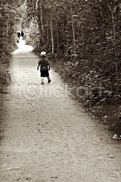 소년 어린이 한명 JPG 세피아 포토 해외이미지 흑백 가을(계절) 걷기 공원 길 나무 방법 숲 풍경(경치) 해외202004