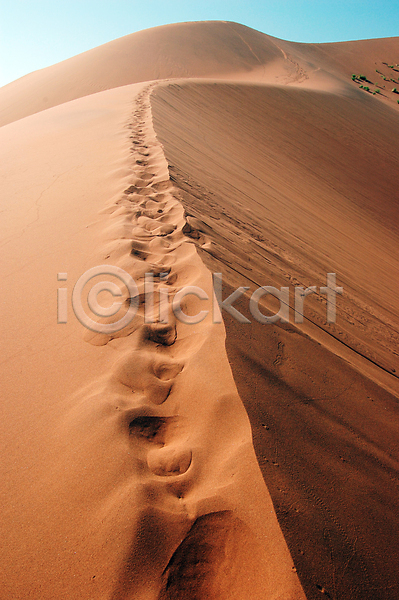 사람없음 JPG 포토 해외이미지 갈색 모래언덕 발자국 사막 야외 주간 풍경(경치) 해외202004