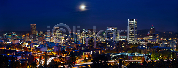 상승 사람없음 JPG 포토 해외이미지 가을 건물 건축양식 고속도로 고층빌딩 나무 넘어짐 달 도시 도시풍경 도심 빛 산책로 새벽 서쪽 스카이라인 야간 언덕 여행 장면 저녁 태평양 파노라마 풍경 하늘 해외202004 해외포토 황혼