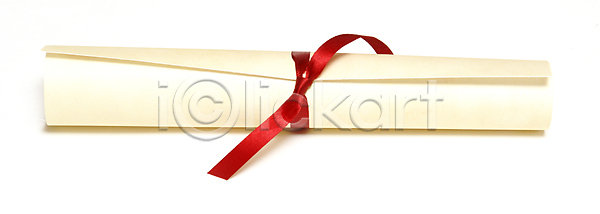 성공 축하 사람없음 JPG 포토 해외이미지 가로 고립 공백 교육 대학교 두루마리 롤 리본 묶기 문서 백그라운드 빨간색 심볼 오브젝트 졸업 졸업장 종이 증명서 학교 학생 해외202004 해외포토 흰색