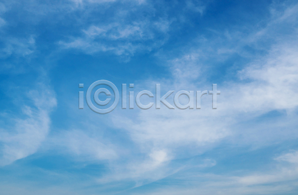 자유 사람없음 JPG 포토 해외이미지 구름(자연) 날씨 바람 백그라운드 빛 솜털 야외 여름(계절) 오존 오픈 우주 자연 장면 천국 천창 파란색 패턴 풍경(경치) 하늘 해외202004 환경 흰색